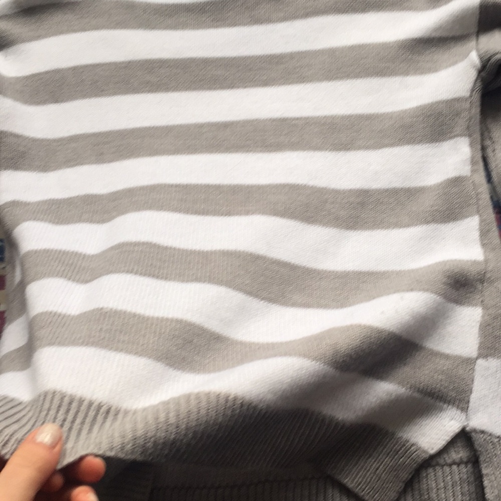 Sweater - Picture 7 of 8